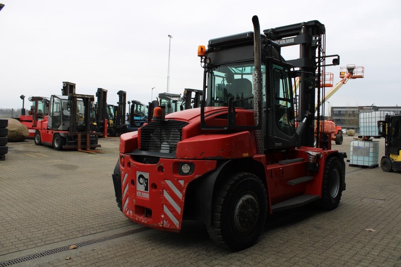 Kalmar DCG100-6 - Dízel targonca: 3 kép. Kalmar DCG100-6 - Dízel targonca: 3 kép.