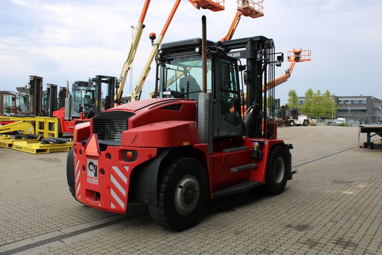 Kalmar DCG100-6 - Dízel targonca: 3 kép. Kalmar DCG100-6 - Dízel targonca: 3 kép.
