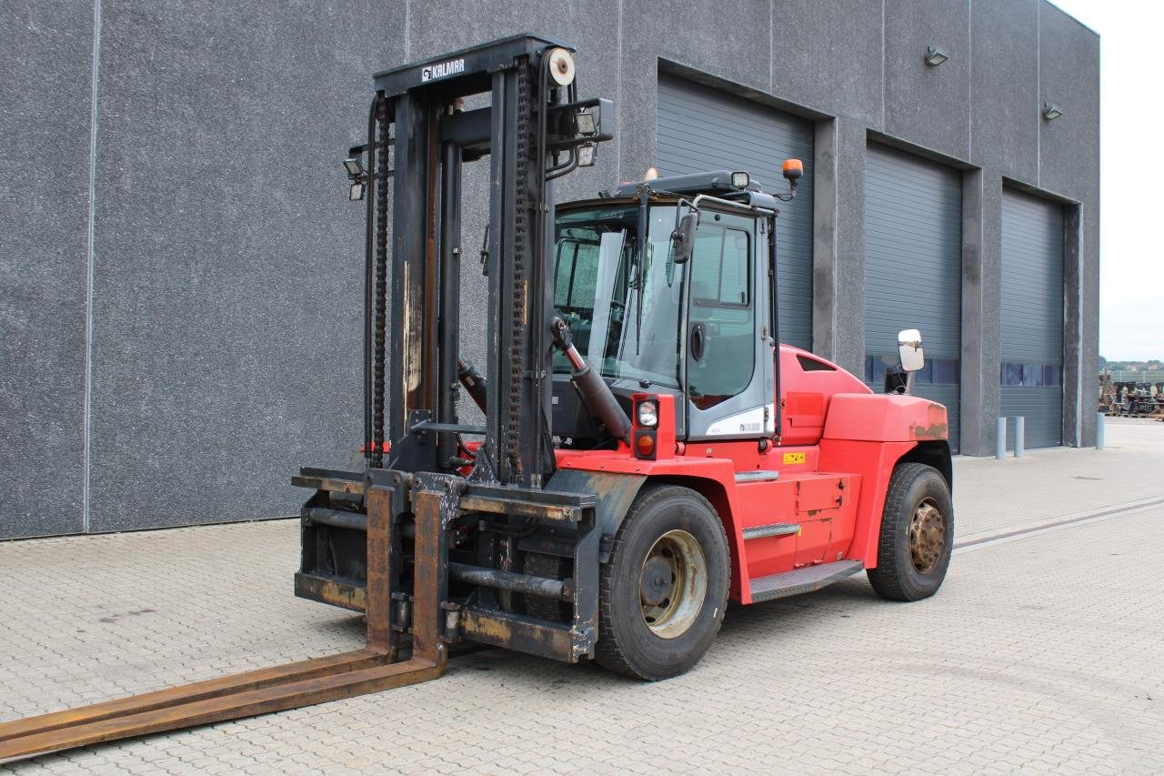 Kalmar DCG140-6 - Dízel targonca: 2 kép. Kalmar DCG140-6 - Dízel targonca: 2 kép.