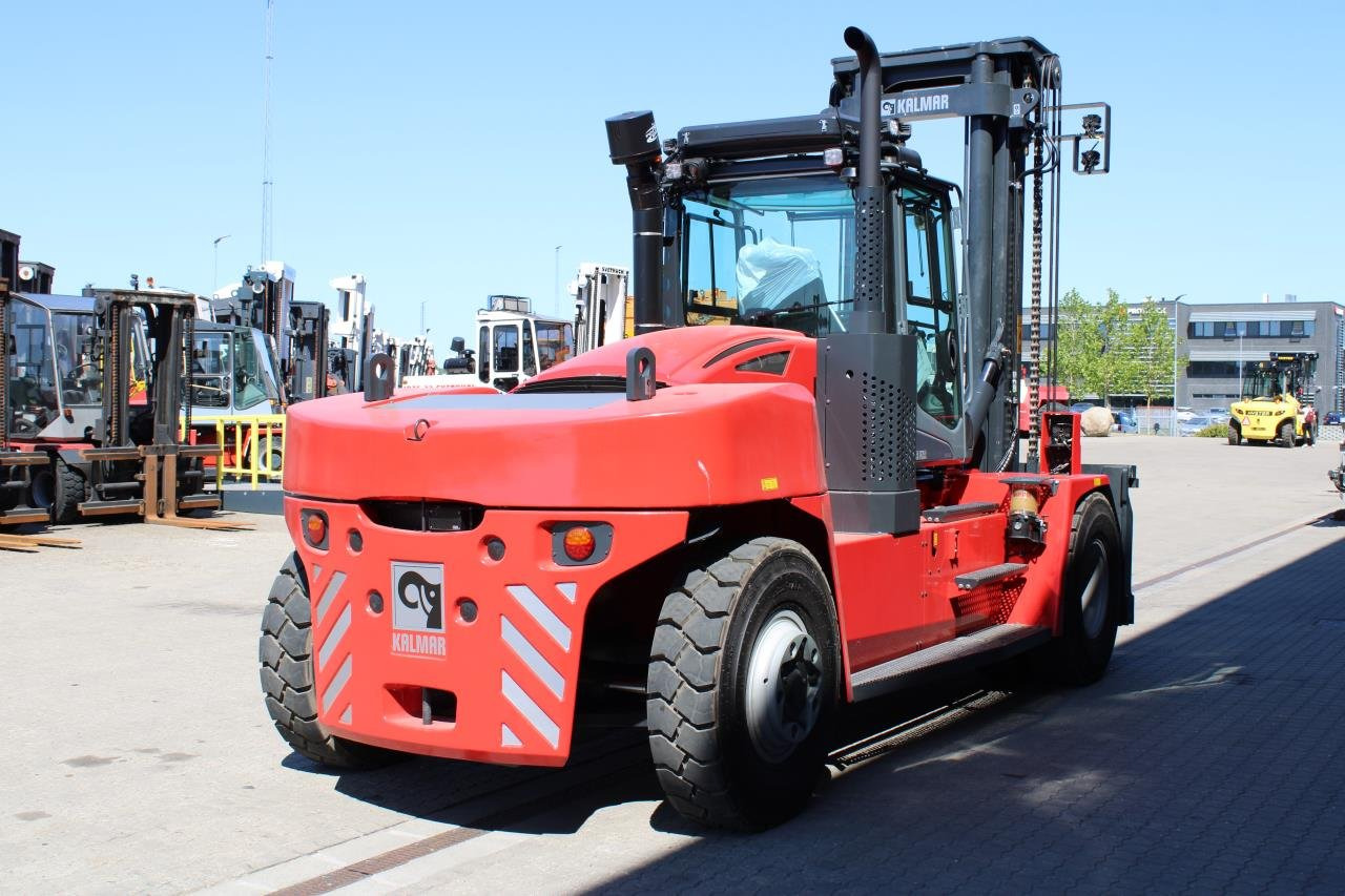 Kalmar DCG160-12 - Dízel targonca: 3 kép. Kalmar DCG160-12 - Dízel targonca: 3 kép.