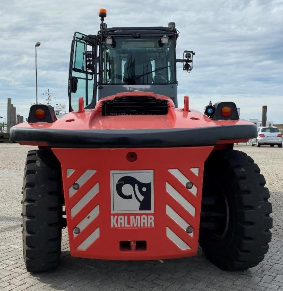 Kalmar DCG200-12 - Dízel targonca: 3 kép. Kalmar DCG200-12 - Dízel targonca: 3 kép.