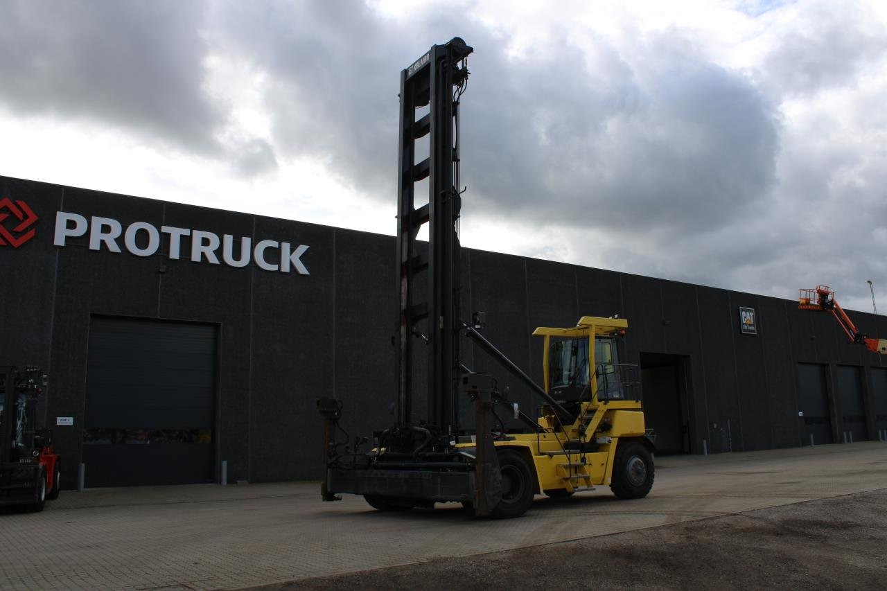 Kalmar DCG90-45ES7 - Konténer targoncá: 2 kép. Kalmar DCG90-45ES7 - Konténer targoncá: 2 kép.