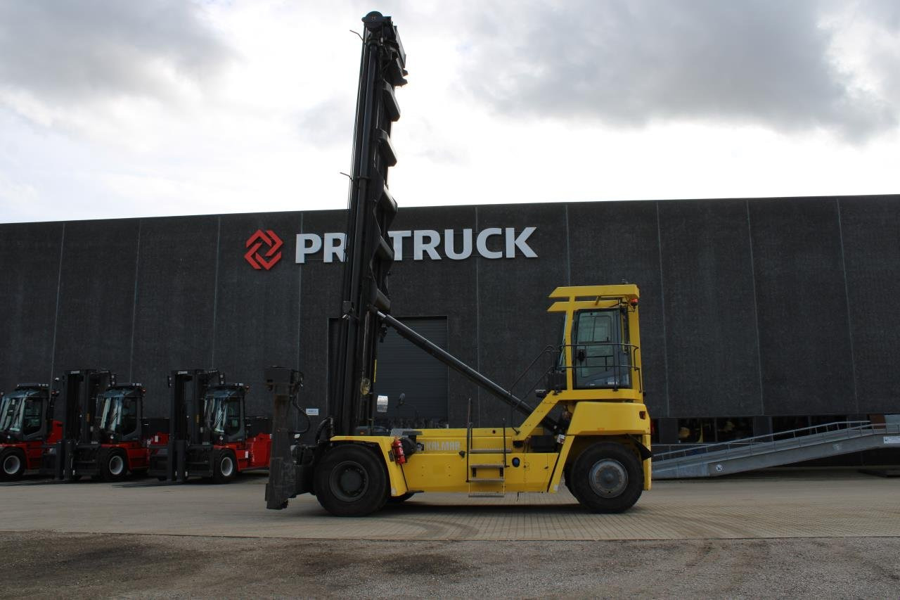 Kalmar DCG90-45ES7 - Konténer targoncá: 1 kép. Kalmar DCG90-45ES7 - Konténer targoncá: 1 kép.