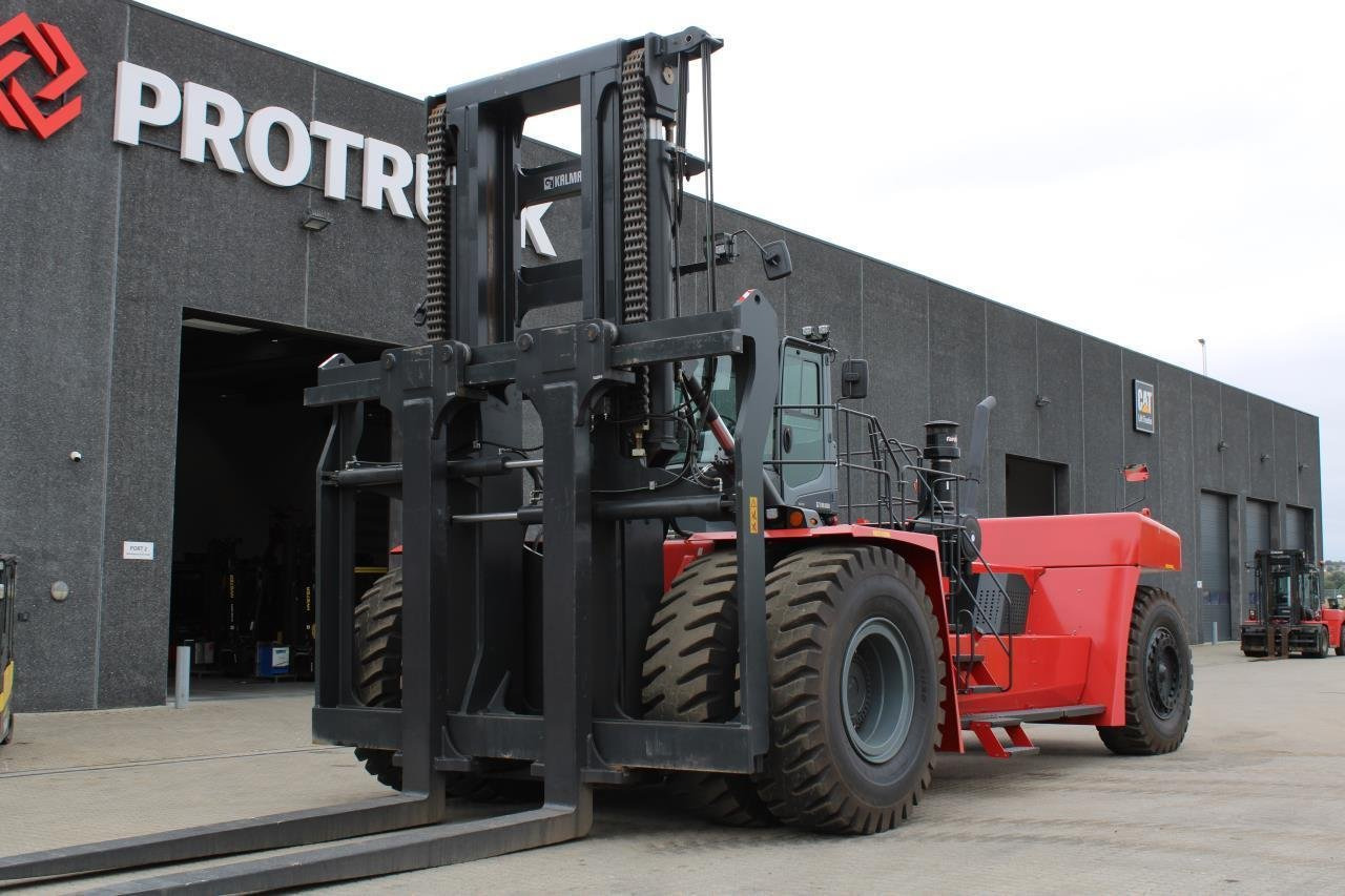 Kalmar KALMAR DCG850-12 - Dízel targonca: 2 kép. Kalmar KALMAR DCG850-12 - Dízel targonca: 2 kép.