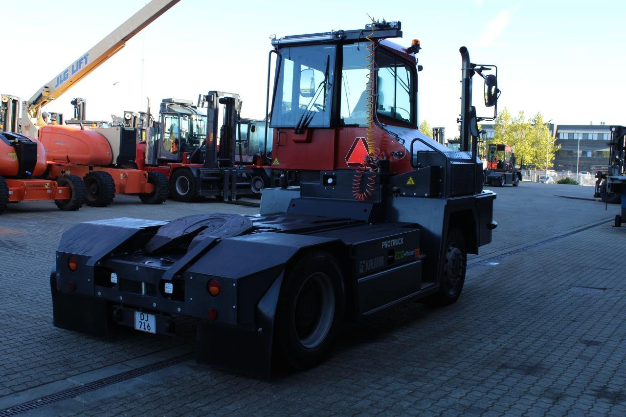 Kalmar TRL618I 4X4 - Terminál targoncá: 3 kép. Kalmar TRL618I 4X4 - Terminál targoncá: 3 kép.