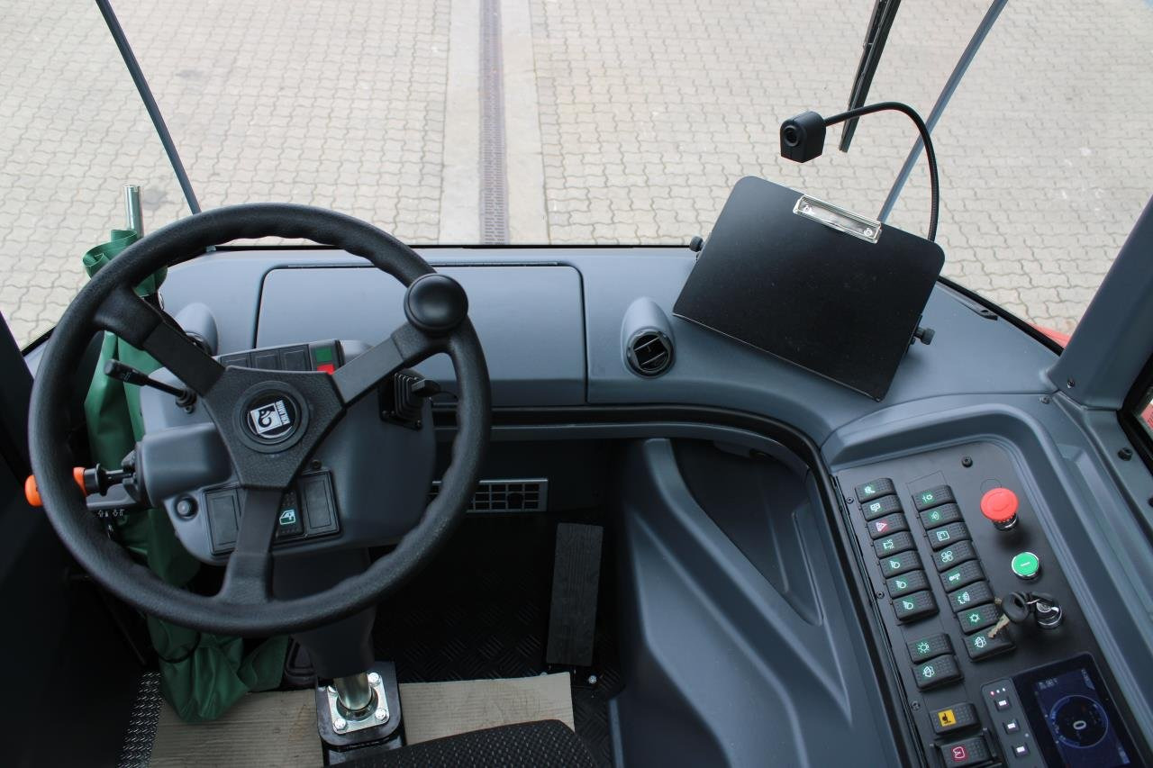 Kalmar TRL618I 4X4 - Terminál targoncá: 4 kép. Kalmar TRL618I 4X4 - Terminál targoncá: 4 kép.