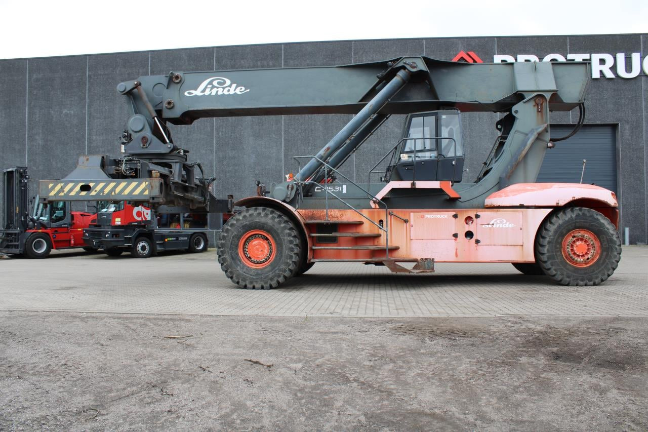Linde C4531TL - Konténerrakodó: 1 kép. Linde C4531TL - Konténerrakodó: 1 kép.