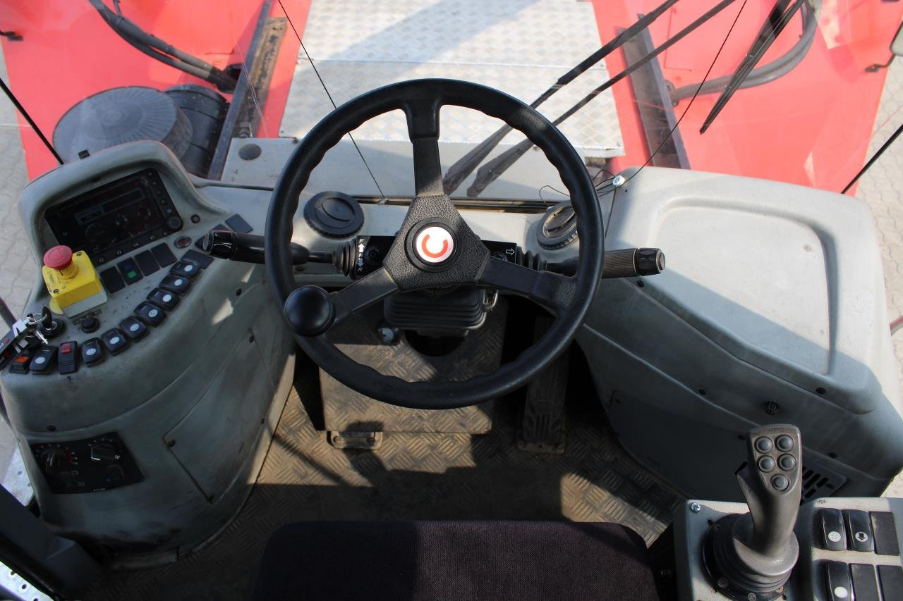 SMV 108 TB6 - Konténerrakodó: 4 kép. SMV 108 TB6 - Konténerrakodó: 4 kép.