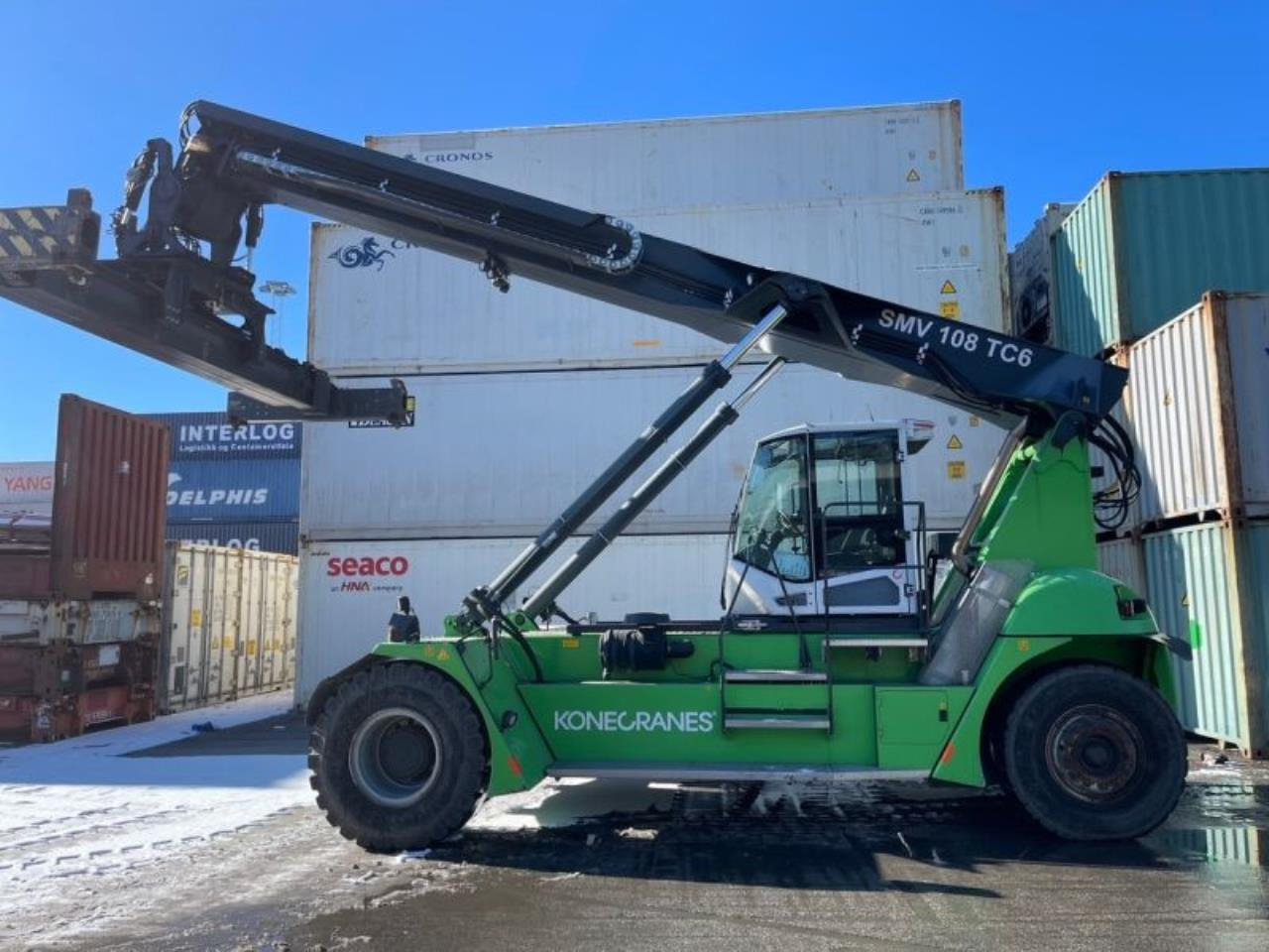 SMV 108 TC6 - Konténerrakodó: 1 kép. SMV 108 TC6 - Konténerrakodó: 1 kép.