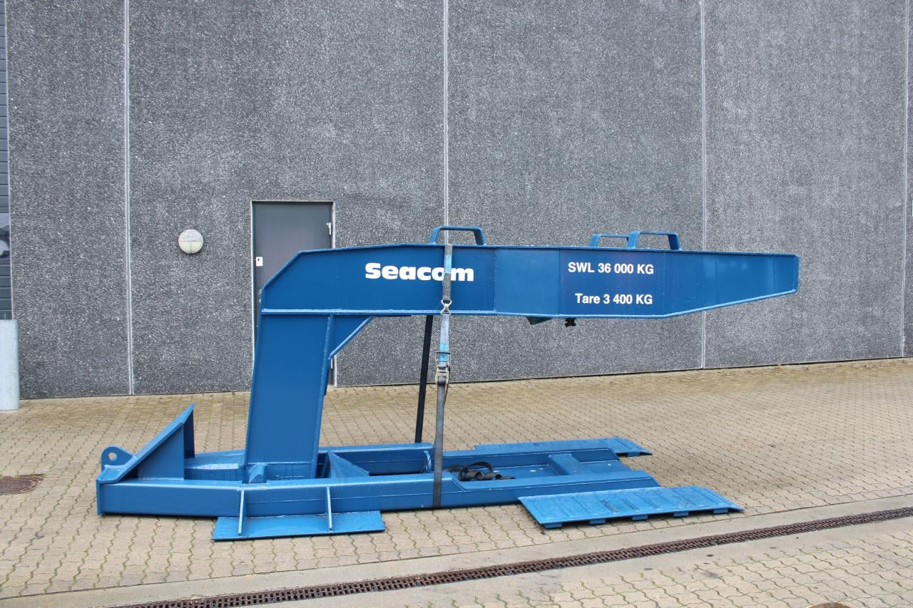 Seacom SEACOM SH36 - Kikötői berendezés: 1 kép. Seacom SEACOM SH36 - Kikötői berendezés: 1 kép.