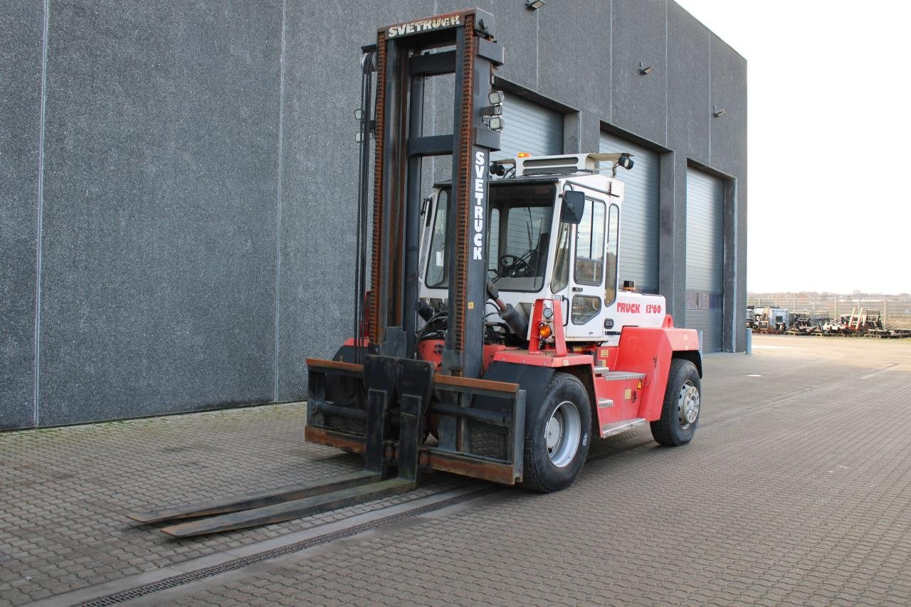 SveTruck 13660 - Dízel targonca: 2 kép. SveTruck 13660 - Dízel targonca: 2 kép.