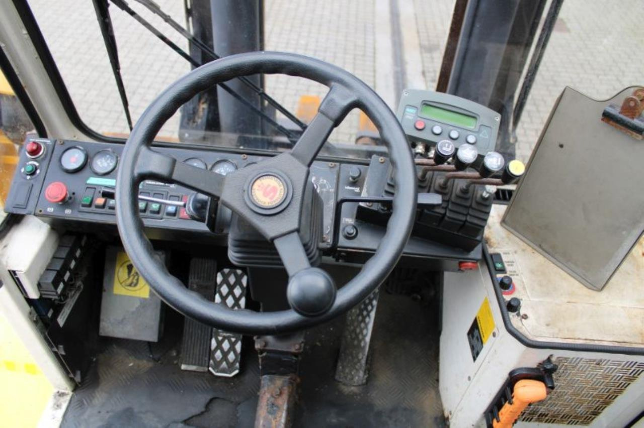 SveTruck 15120-35 - Dízel targonca: 4 kép. SveTruck 15120-35 - Dízel targonca: 4 kép.