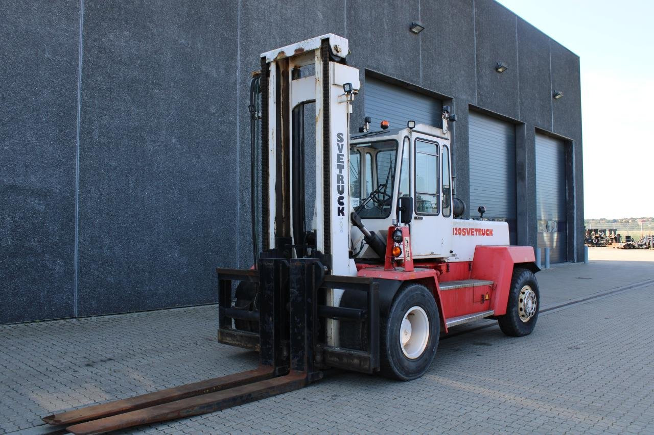 SveTruck 15120-35 - Dízel targonca: 2 kép. SveTruck 15120-35 - Dízel targonca: 2 kép.