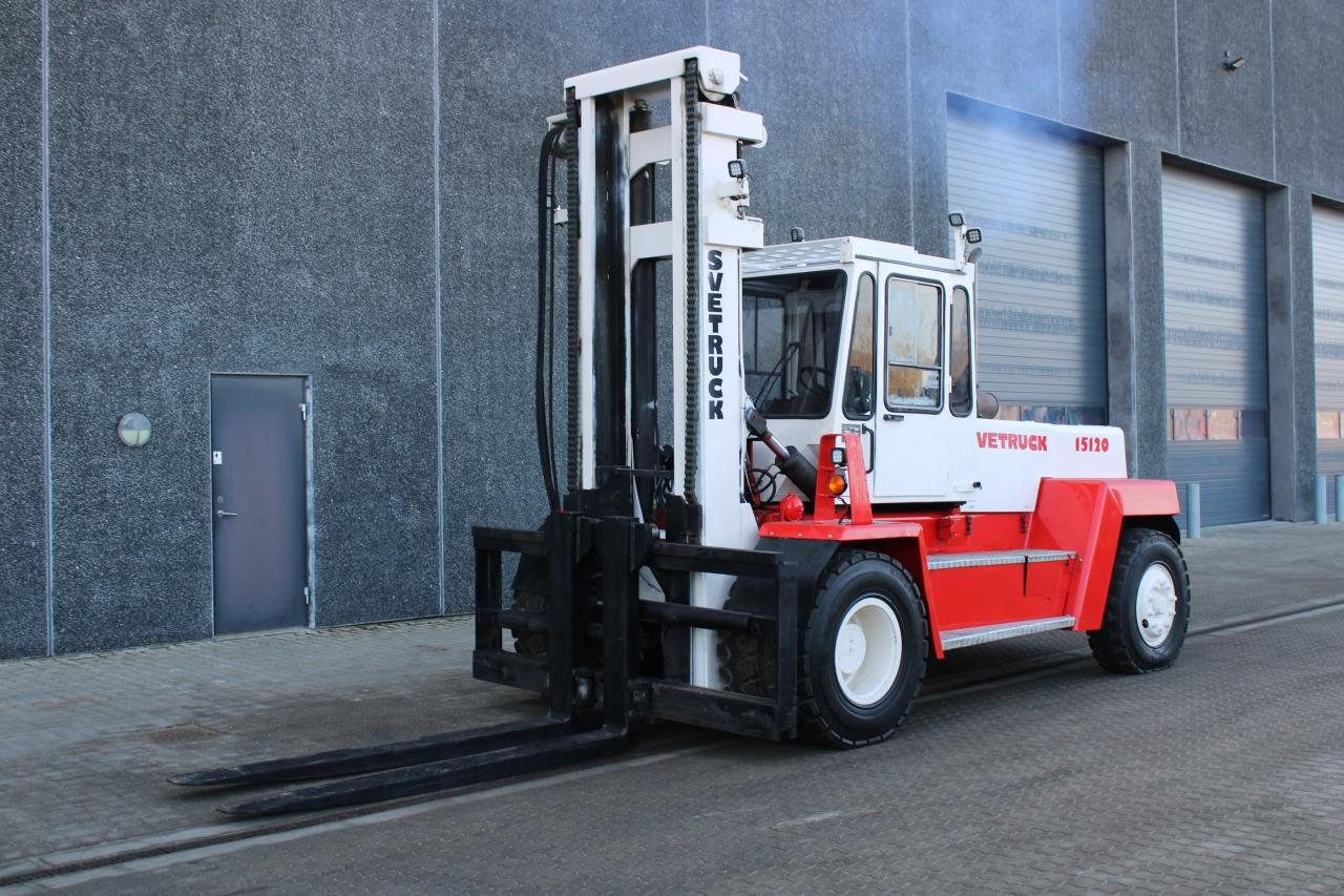 SveTruck 15120-35 - Dízel targonca: 2 kép. SveTruck 15120-35 - Dízel targonca: 2 kép.