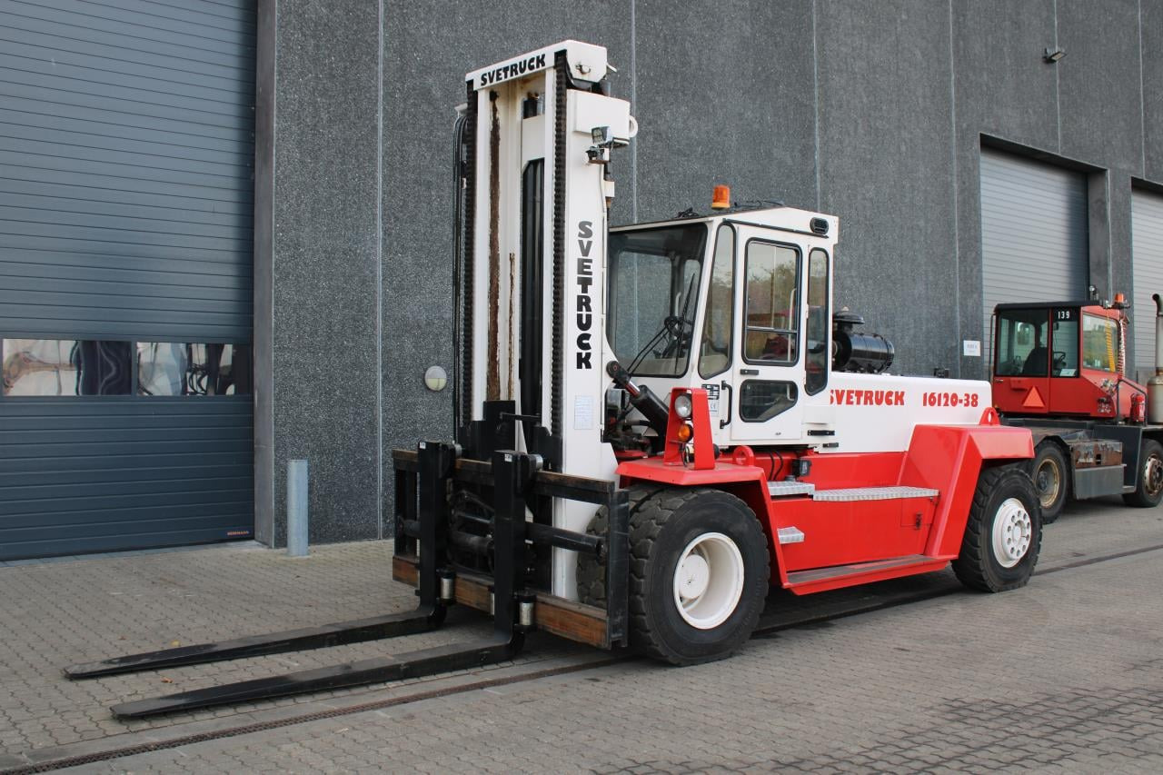 SveTruck 16120-38 - Dízel targonca: 2 kép. SveTruck 16120-38 - Dízel targonca: 2 kép.