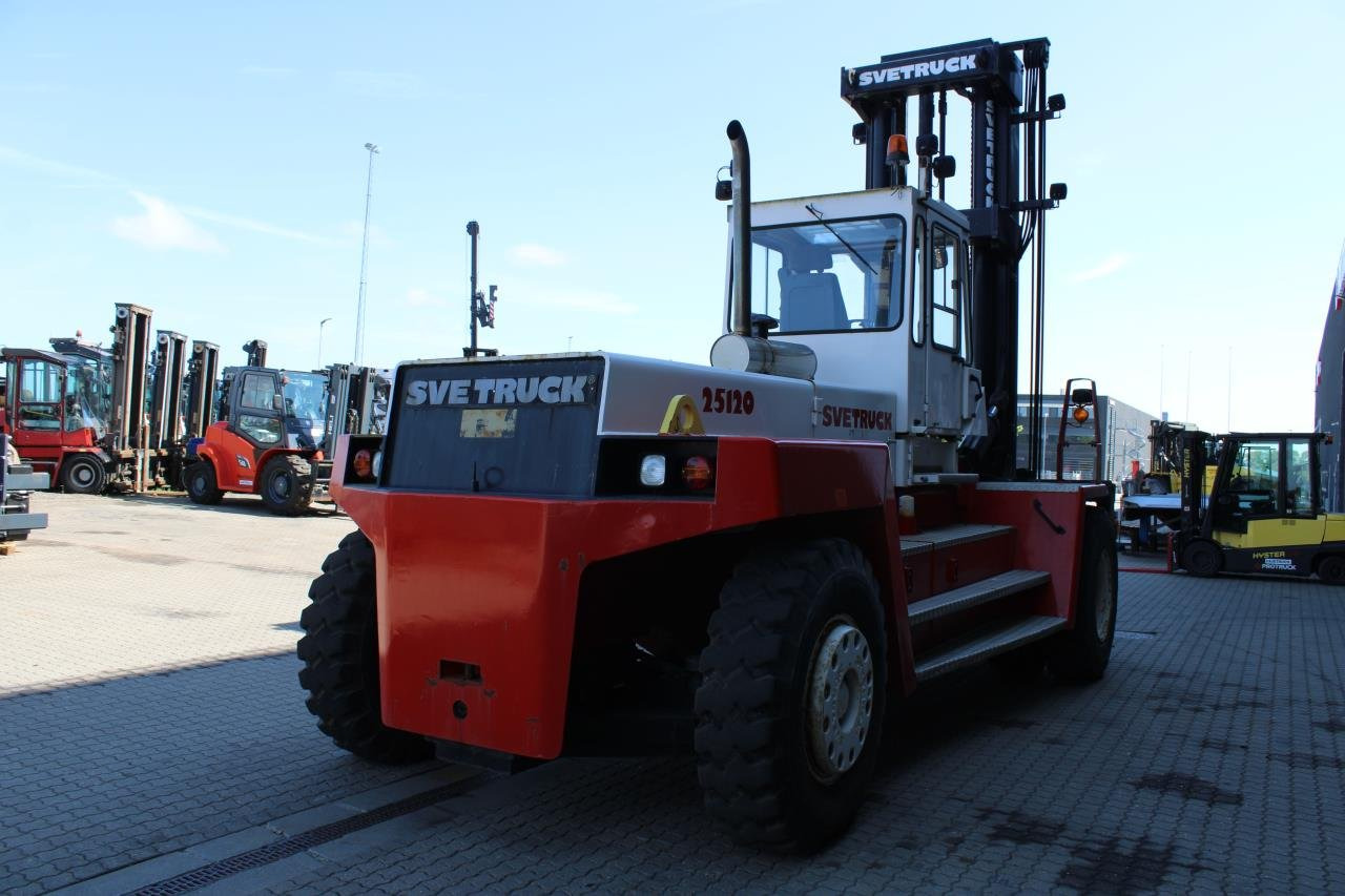 SveTruck 25120-42 - Dízel targonca: 3 kép. SveTruck 25120-42 - Dízel targonca: 3 kép.