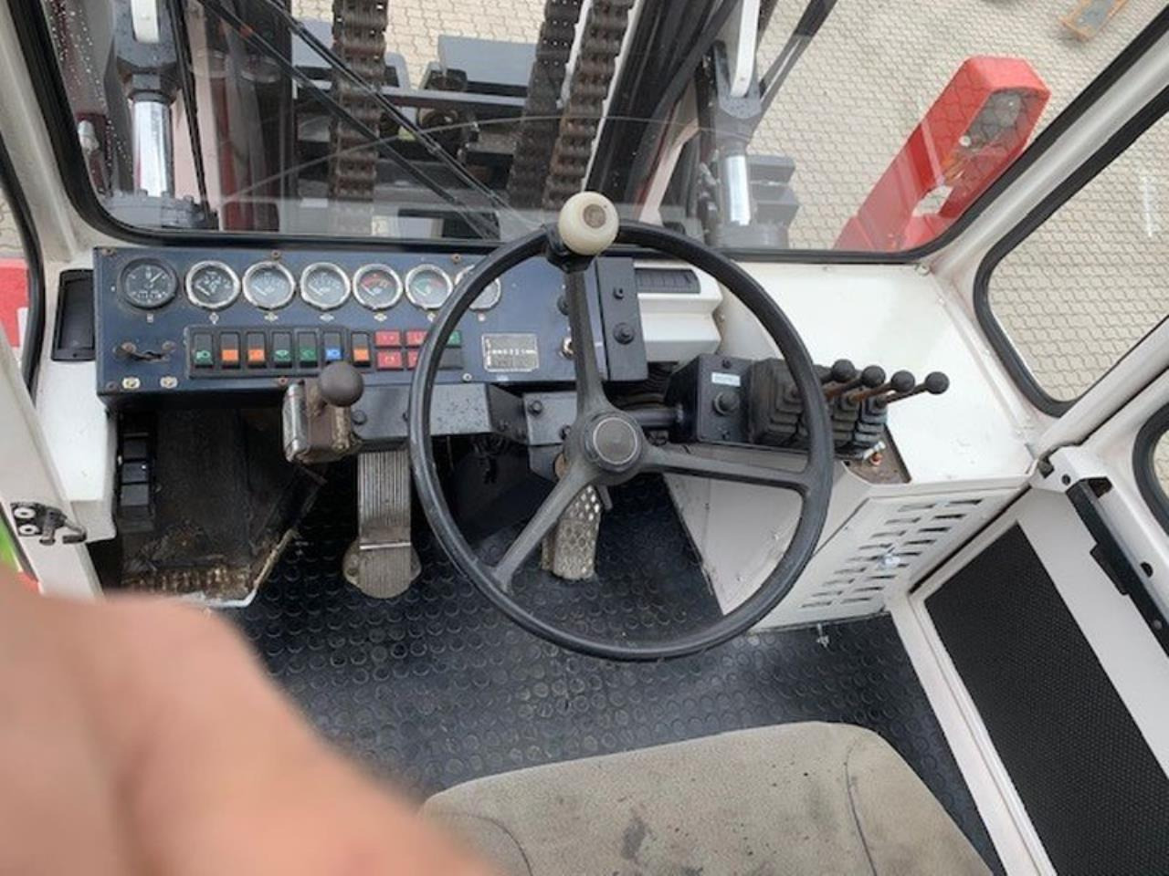 SveTruck 25120-42 - Dízel targonca: 4 kép. SveTruck 25120-42 - Dízel targonca: 4 kép.