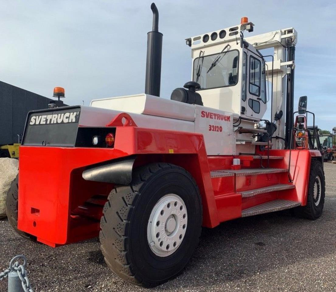 SveTruck 32120-50 - Dízel targonca: 3 kép. SveTruck 32120-50 - Dízel targonca: 3 kép.