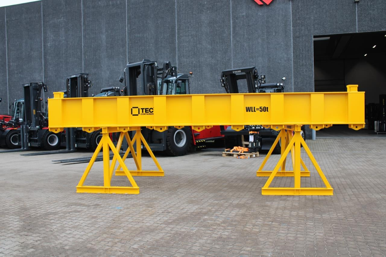 Tec Container 20“ WITH - Kikötői berendezés: 1 kép. Tec Container 20“ WITH - Kikötői berendezés: 1 kép.