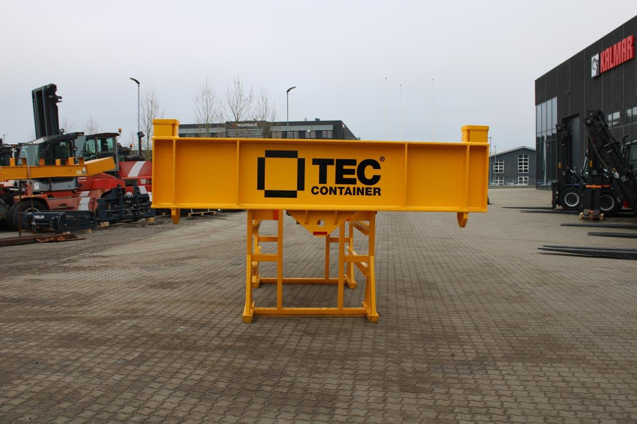 Tec Container 20" WITH DOUBLE-HOOK - Kikötői berendezés: 2 kép. Tec Container 20" WITH DOUBLE-HOOK - Kikötői berendezés: 2 kép.