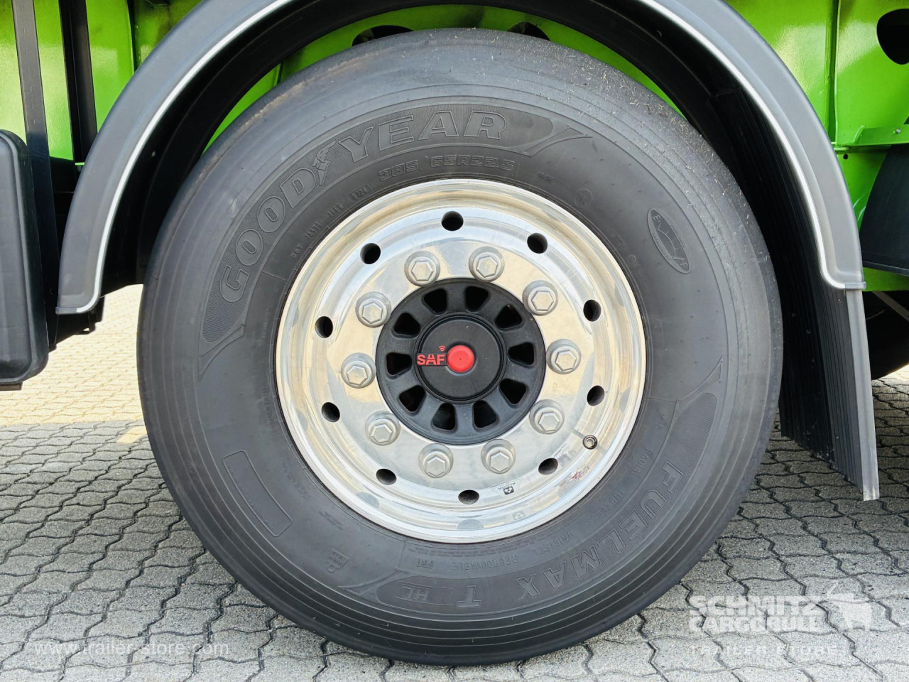 BERGER Auflieger Curtainsider Standard - Ponyvás félpótkocsi: 4 kép. BERGER Auflieger Curtainsider Standard - Ponyvás félpótkocsi: 4 kép.