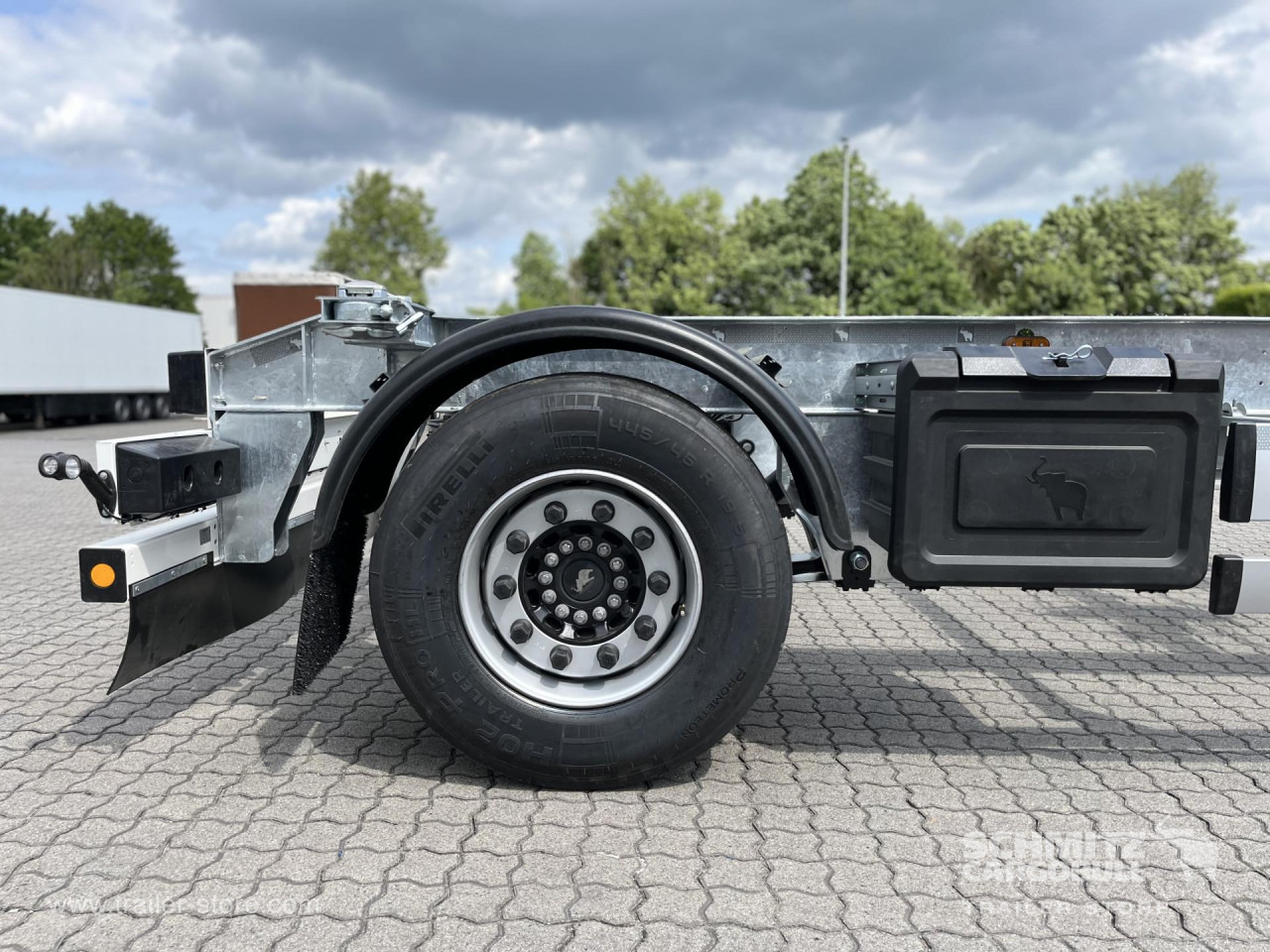 SCHMITZ Anhänger Wechselfahrgestell Maxiausführung - Pótkocsi cserefelépítményes: 3 kép. SCHMITZ Anhänger Wechselfahrgestell Maxiausführung - Pótkocsi cserefelépítményes: 3 kép.