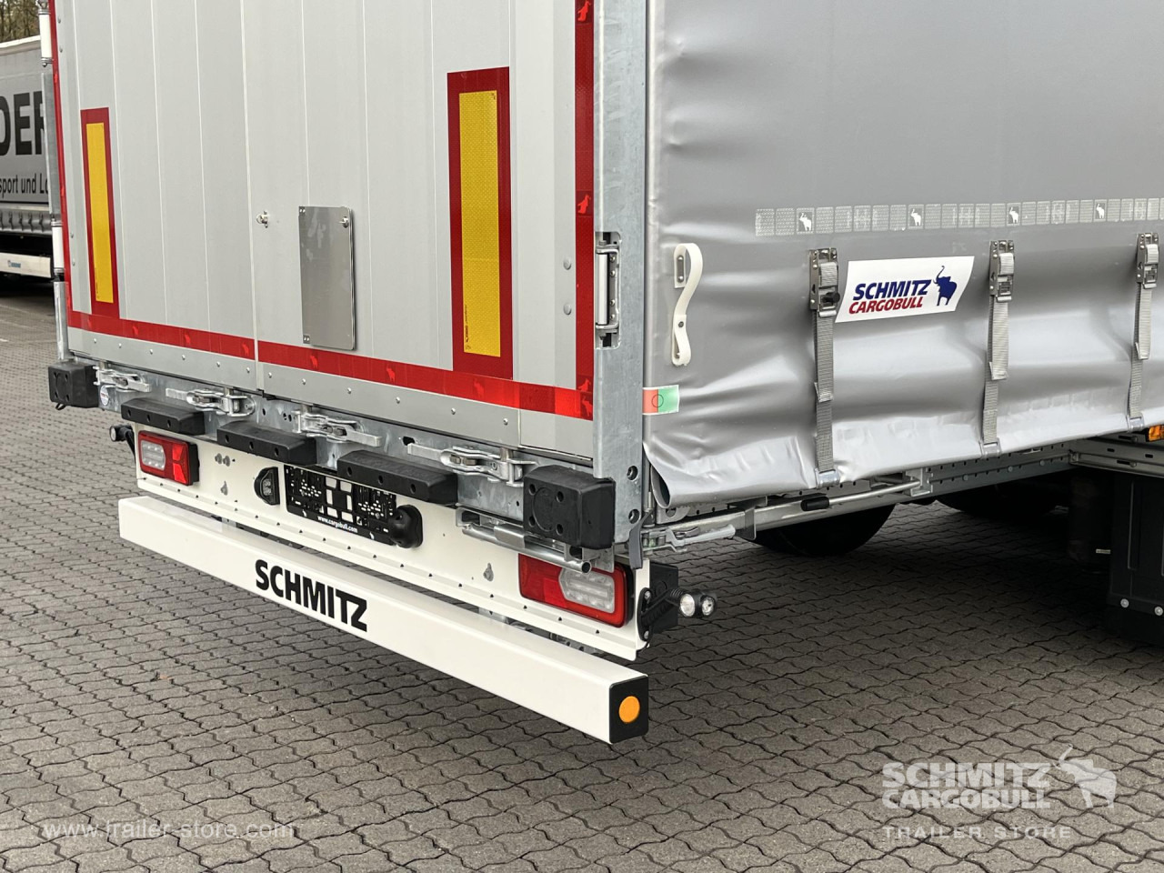 SCHMITZ Auflieger Curtainsider Mega - Ponyvás félpótkocsi: 4 kép. SCHMITZ Auflieger Curtainsider Mega - Ponyvás félpótkocsi: 4 kép.