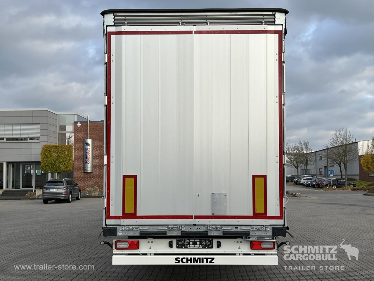 SCHMITZ Auflieger Curtainsider Mega - Ponyvás félpótkocsi: 5 kép. SCHMITZ Auflieger Curtainsider Mega - Ponyvás félpótkocsi: 5 kép.