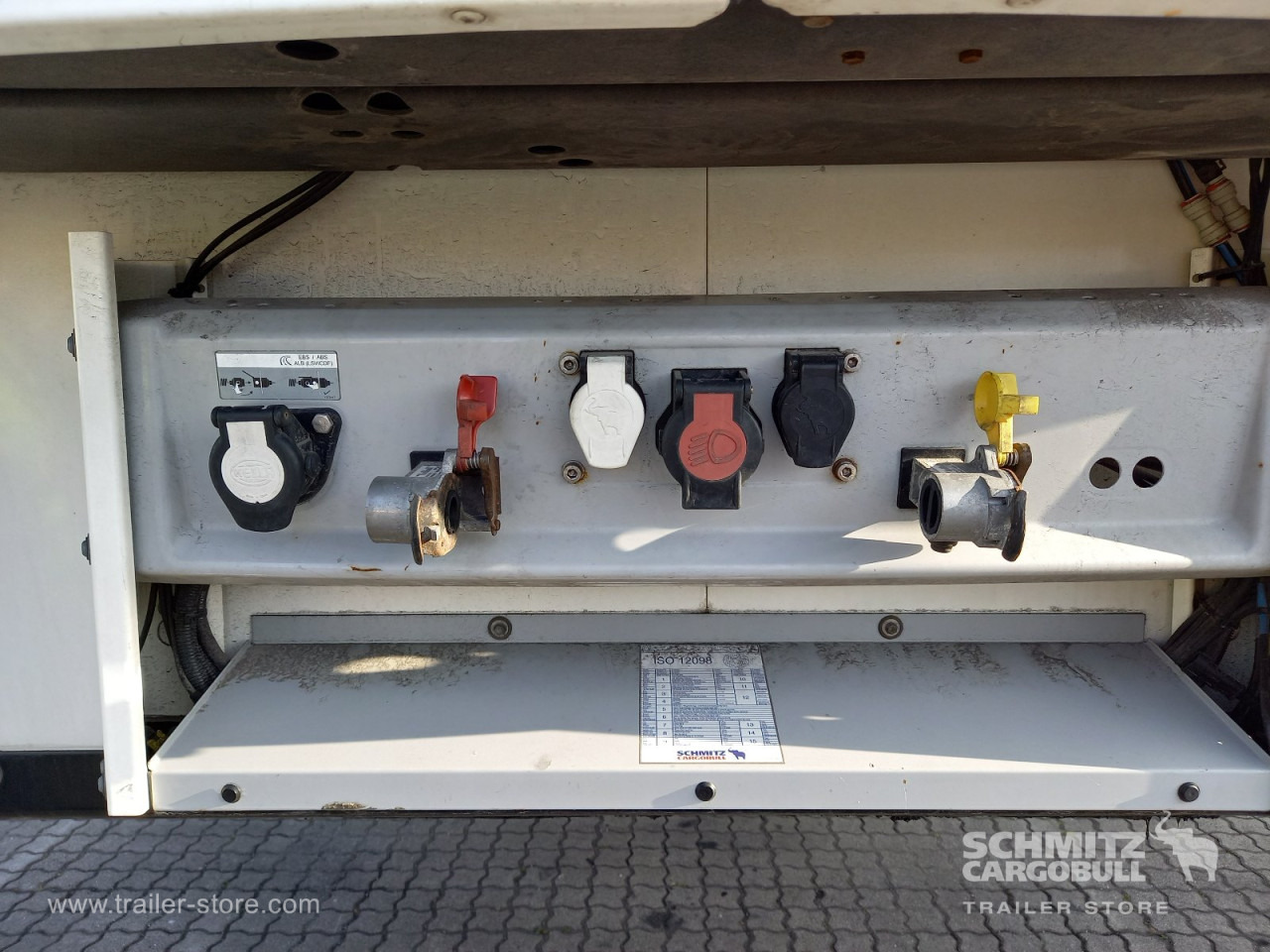 SCHMITZ Auflieger Tiefkühler Standard Double deck - Félpótkocsi hőszigetelt: 4 kép. SCHMITZ Auflieger Tiefkühler Standard Double deck - Félpótkocsi hőszigetelt: 4 kép.