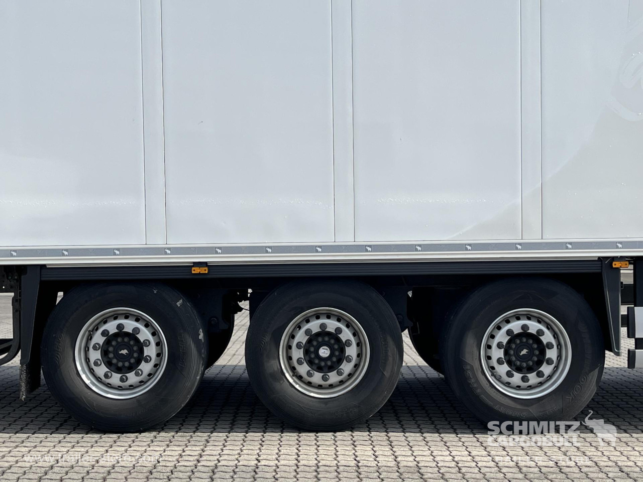 SCHMITZ Auflieger Tiefkühler Standard Double deck - Félpótkocsi hőszigetelt: 2 kép. SCHMITZ Auflieger Tiefkühler Standard Double deck - Félpótkocsi hőszigetelt: 2 kép.