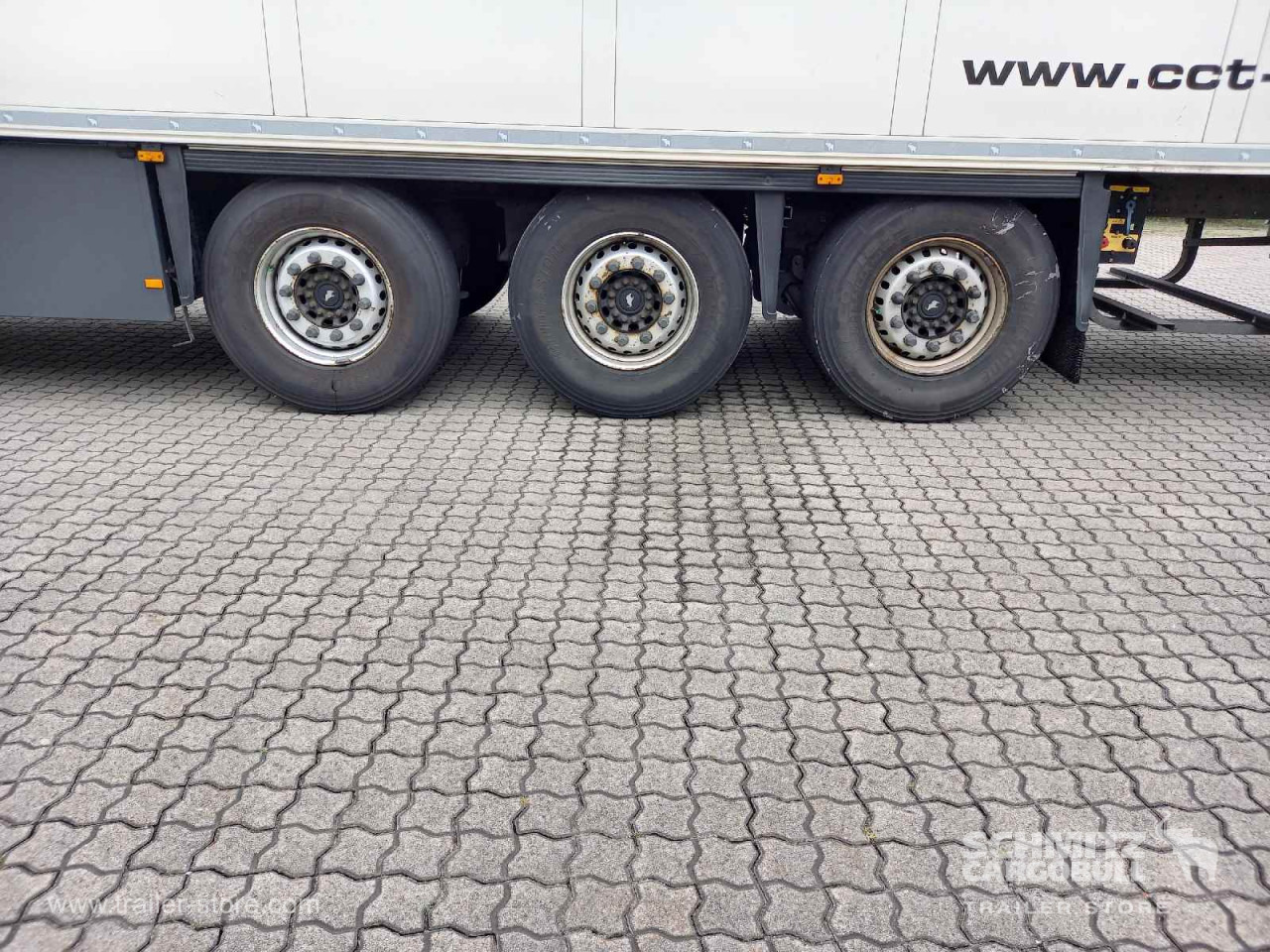 SCHMITZ Auflieger Tiefkühler Standard Double deck - Félpótkocsi hőszigetelt: 2 kép. SCHMITZ Auflieger Tiefkühler Standard Double deck - Félpótkocsi hőszigetelt: 2 kép.
