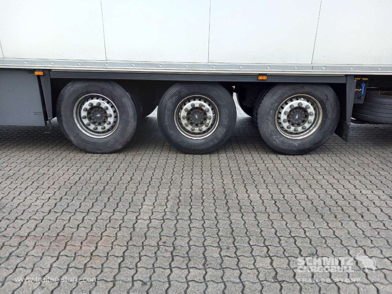 SCHMITZ Auflieger Tiefkühler Standard Double deck - Félpótkocsi hőszigetelt: 2 kép. SCHMITZ Auflieger Tiefkühler Standard Double deck - Félpótkocsi hőszigetelt: 2 kép.