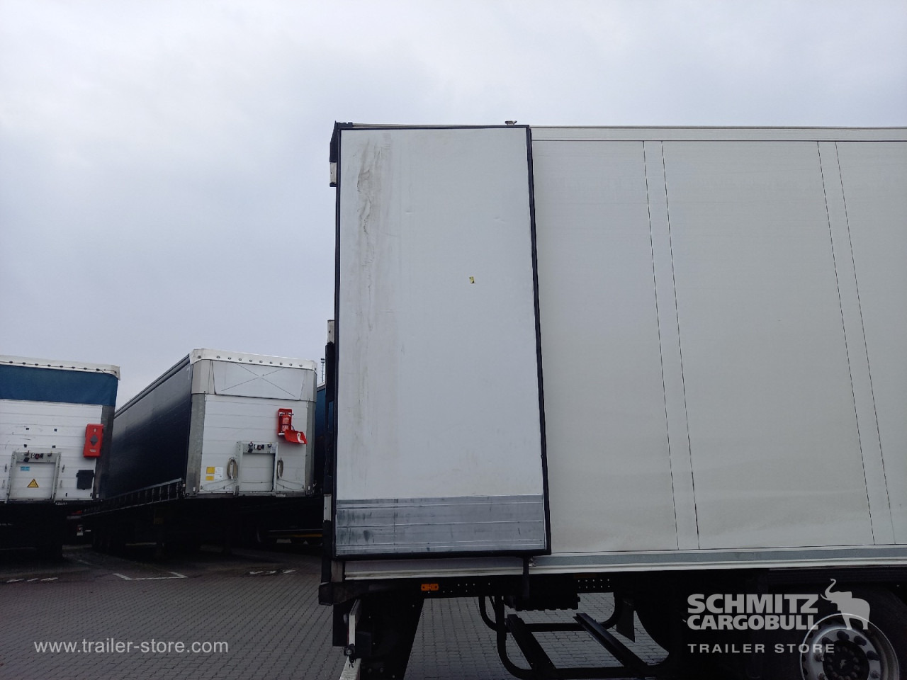 SCHMITZ Auflieger Tiefkühler Standard Double deck - Félpótkocsi hőszigetelt: 4 kép. SCHMITZ Auflieger Tiefkühler Standard Double deck - Félpótkocsi hőszigetelt: 4 kép.