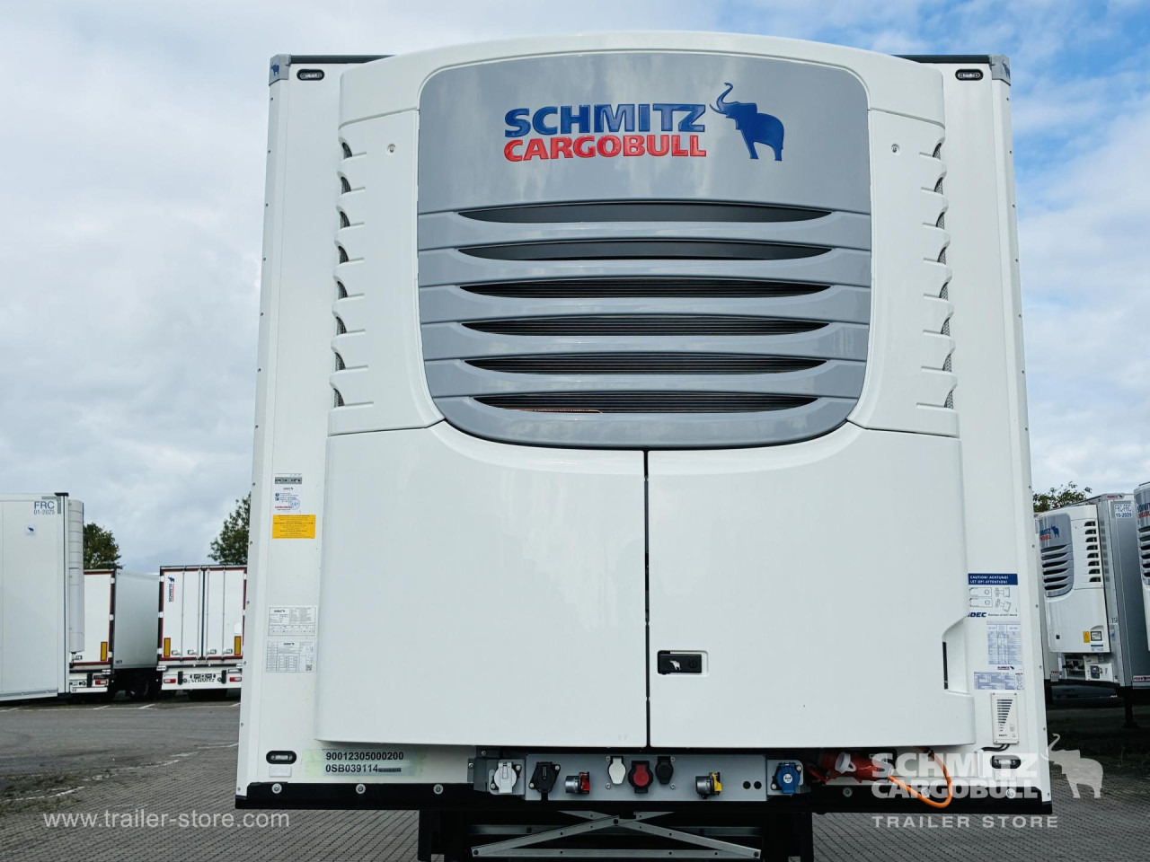 SCHMITZ Auflieger Tiefkühler Standard Taillift - Félpótkocsi hőszigetelt: 4 kép. SCHMITZ Auflieger Tiefkühler Standard Taillift - Félpótkocsi hőszigetelt: 4 kép.