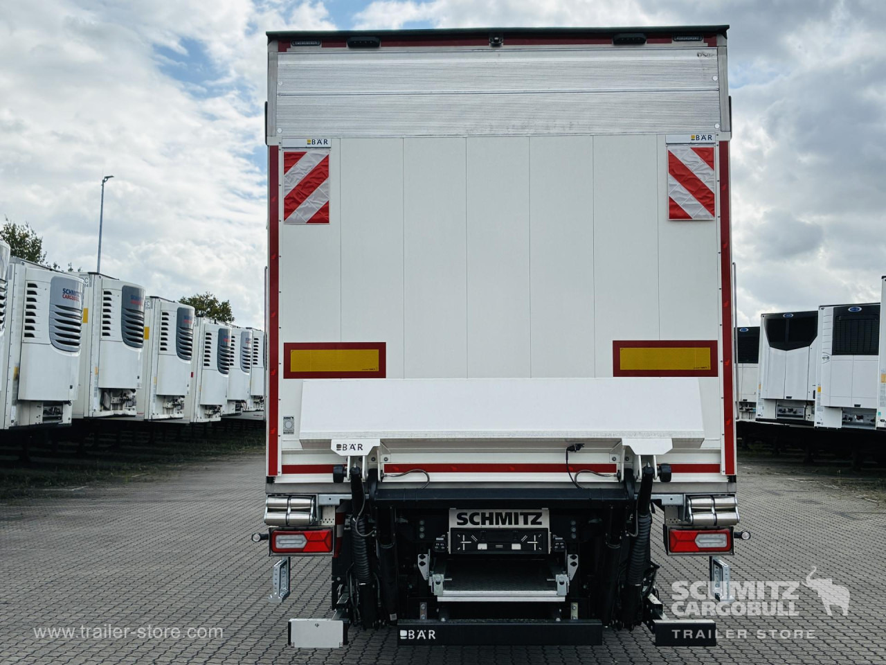 SCHMITZ Auflieger Tiefkühler Standard Taillift - Félpótkocsi hőszigetelt: 3 kép. SCHMITZ Auflieger Tiefkühler Standard Taillift - Félpótkocsi hőszigetelt: 3 kép.