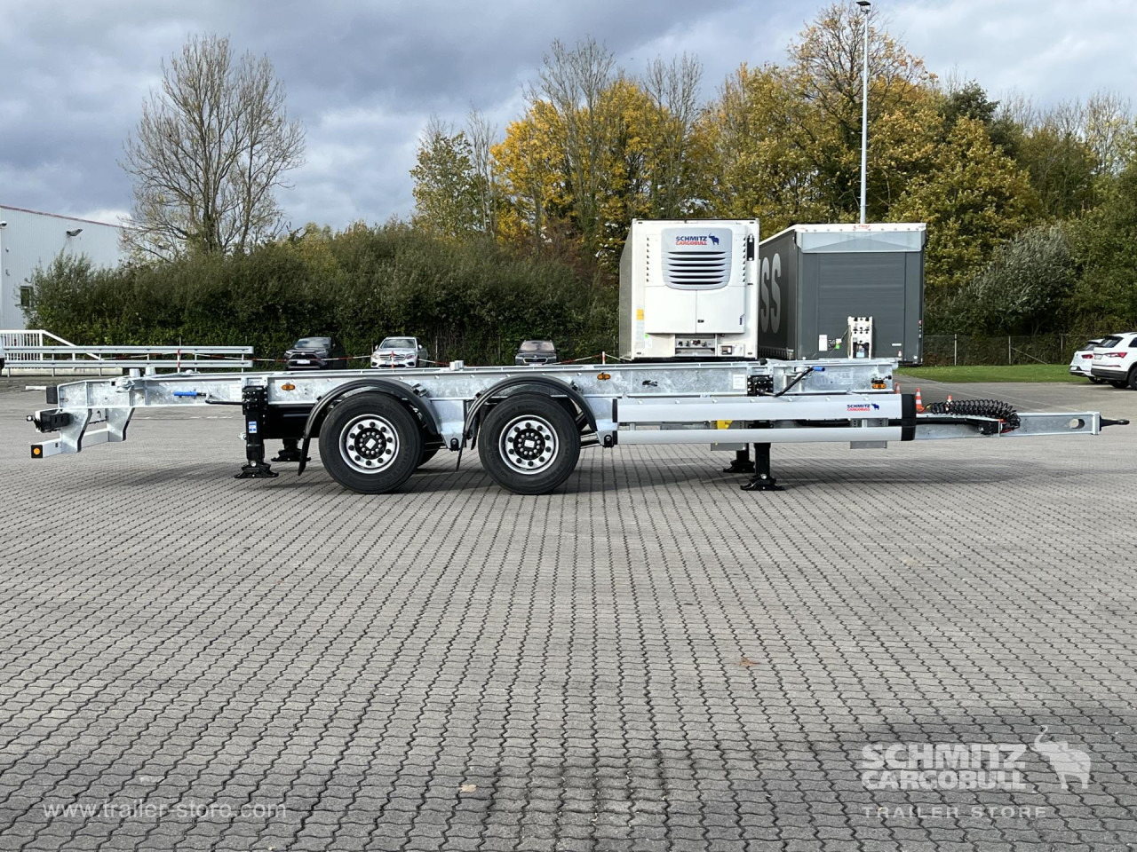 SCHMITZ Zentralachsanhänger Wechselfahrgestell - Pótkocsi cserefelépítményes: 2 kép. SCHMITZ Zentralachsanhänger Wechselfahrgestell - Pótkocsi cserefelépítményes: 2 kép.