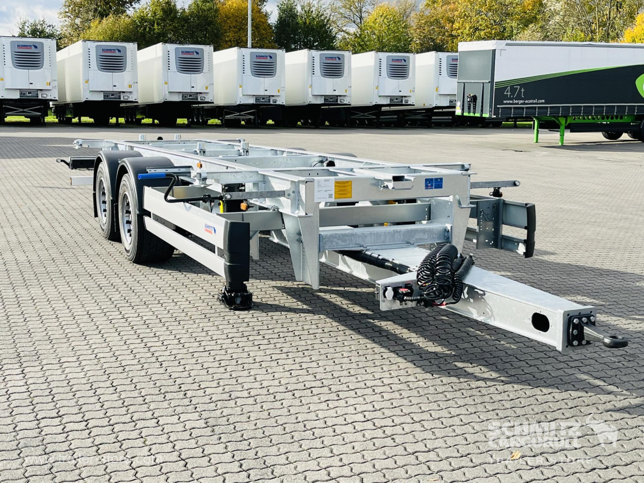 SCHMITZ Zentralachsanhänger Wechselfahrgestell - Pótkocsi cserefelépítményes: 1 kép. SCHMITZ Zentralachsanhänger Wechselfahrgestell - Pótkocsi cserefelépítményes: 1 kép.