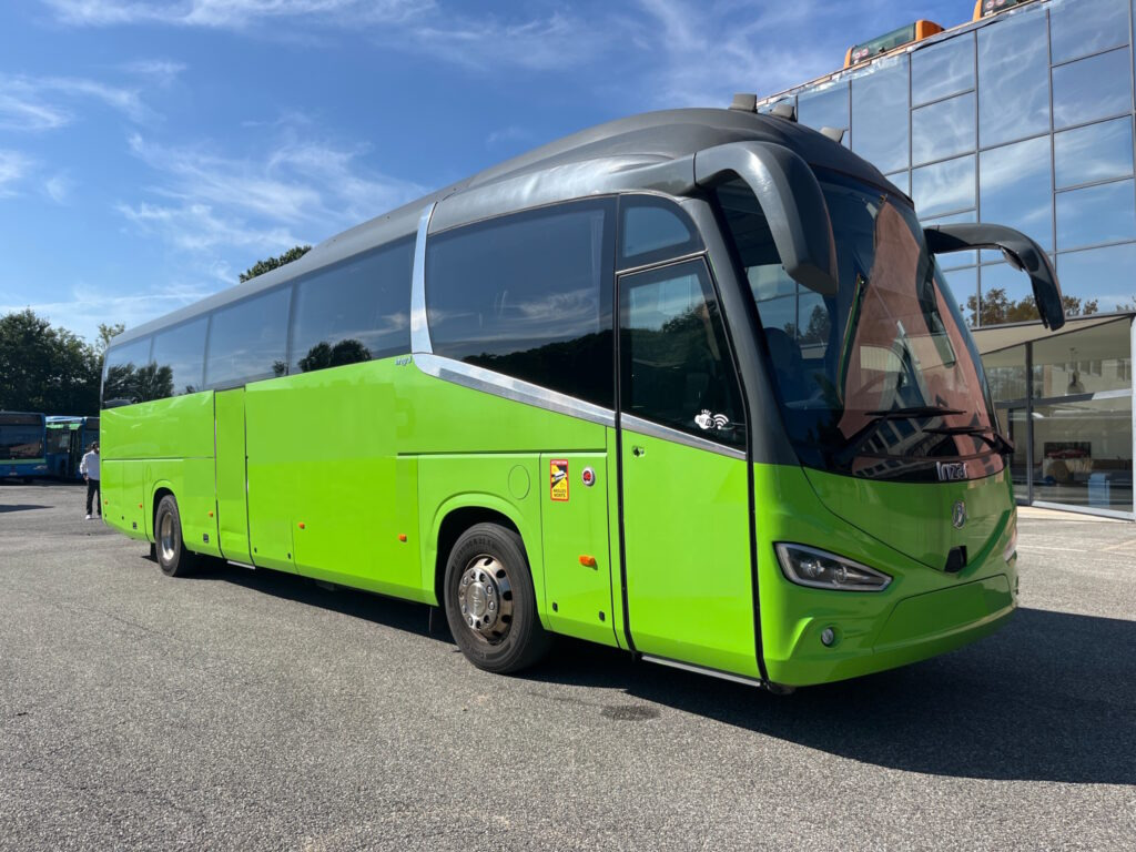 N.1 IRIZAR I6 – Anno 2018 - Távolsági busz: 1 kép. N.1 IRIZAR I6 – Anno 2018 - Távolsági busz: 1 kép.