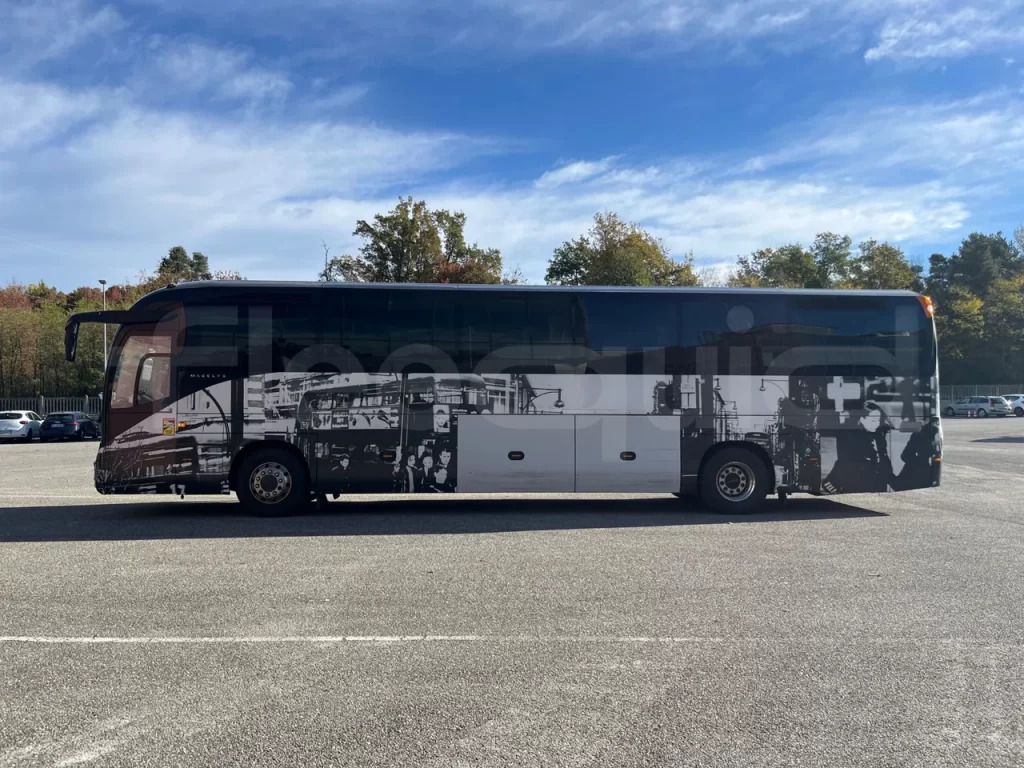 N.1 IVECO MAGELYS – Anno 2016 - Távolsági busz: 1 kép. N.1 IVECO MAGELYS – Anno 2016 - Távolsági busz: 1 kép.