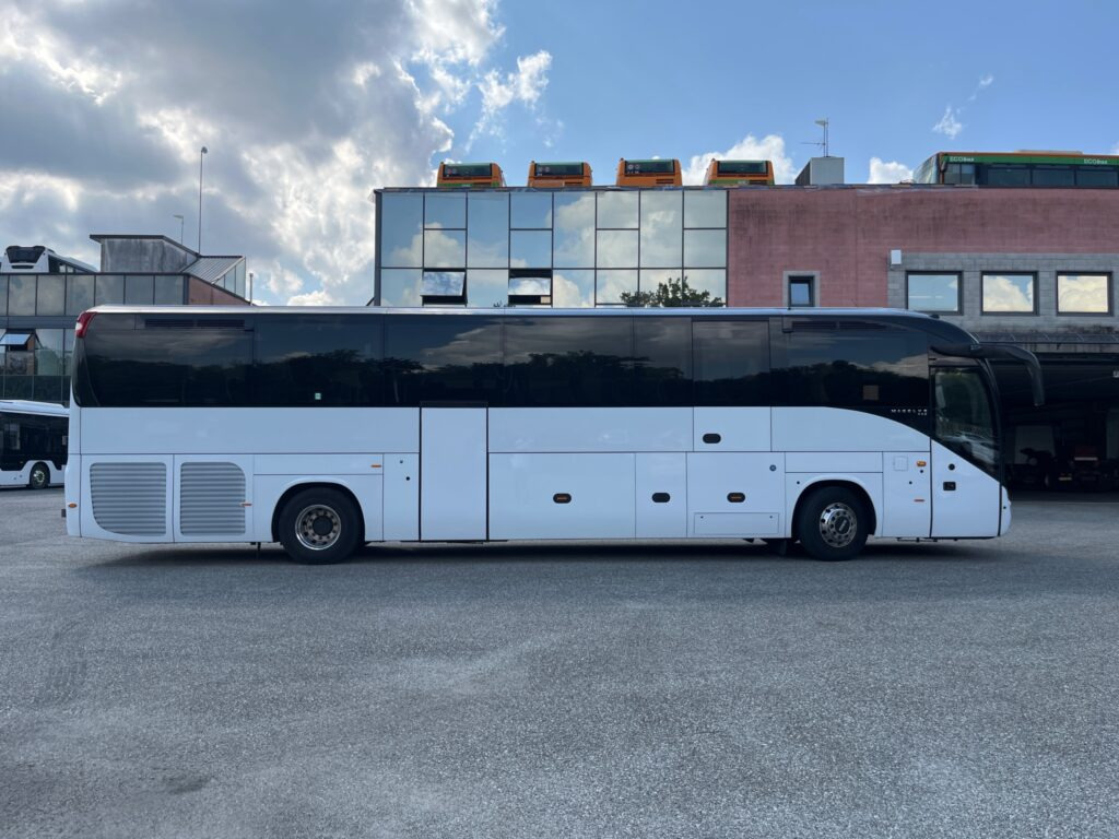N.2 IVECO MAGELYS – Anno 2019 - Távolsági busz: 5 kép. N.2 IVECO MAGELYS – Anno 2019 - Távolsági busz: 5 kép.