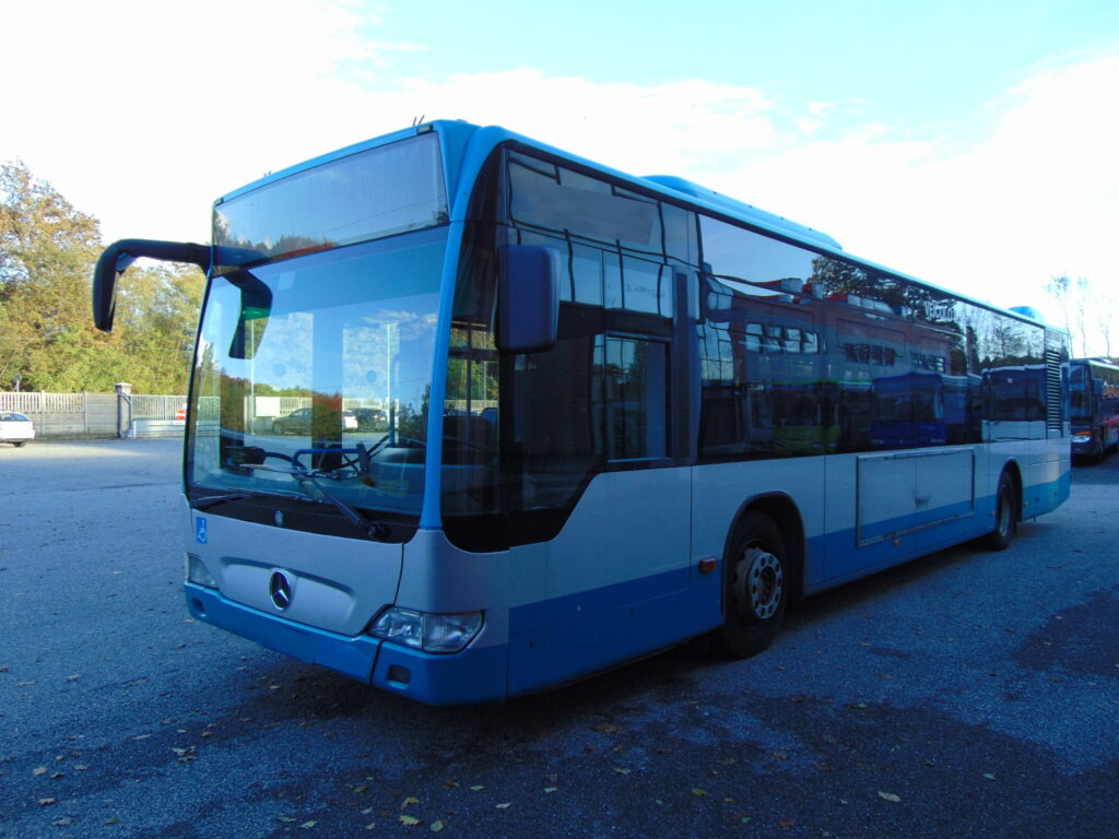 N.2 MERCEDES BENZ CITARO O530 – Anno 2012 - Városi busz: 3 kép. N.2 MERCEDES BENZ CITARO O530 – Anno 2012 - Városi busz: 3 kép.