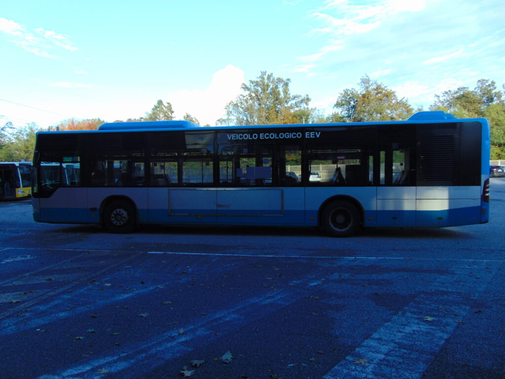 N.2 MERCEDES BENZ CITARO O530 – Anno 2012 - Városi busz: 4 kép. N.2 MERCEDES BENZ CITARO O530 – Anno 2012 - Városi busz: 4 kép.