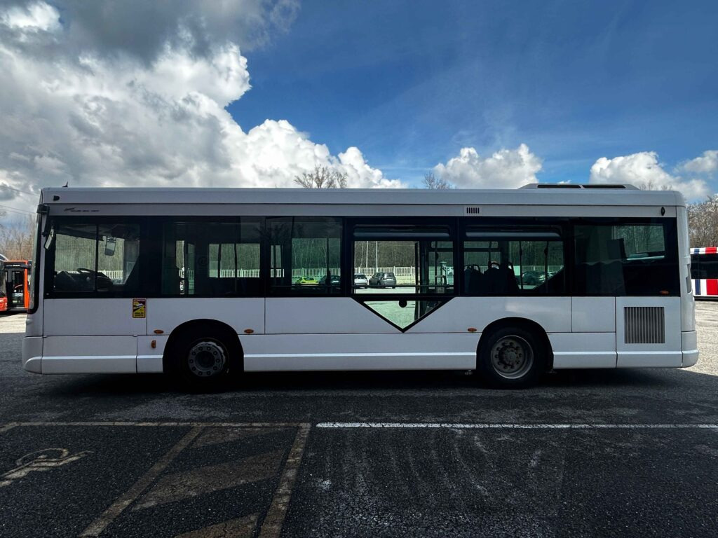 N.4 HEULIEZ GX 127 – Da 2011 a 2014 - Városi busz: 3 kép. N.4 HEULIEZ GX 127 – Da 2011 a 2014 - Városi busz: 3 kép.