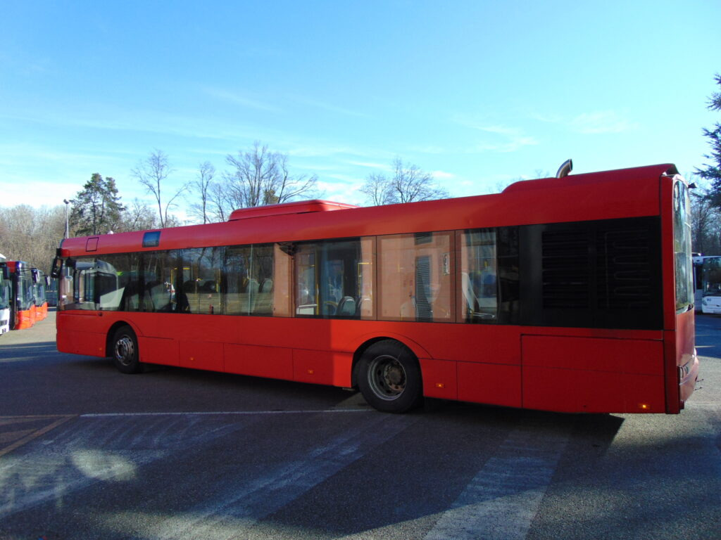 N. 8 SOLARIS URBINO 12 LF – Anno 2011 - Városi busz: 4 kép. N. 8 SOLARIS URBINO 12 LF – Anno 2011 - Városi busz: 4 kép.