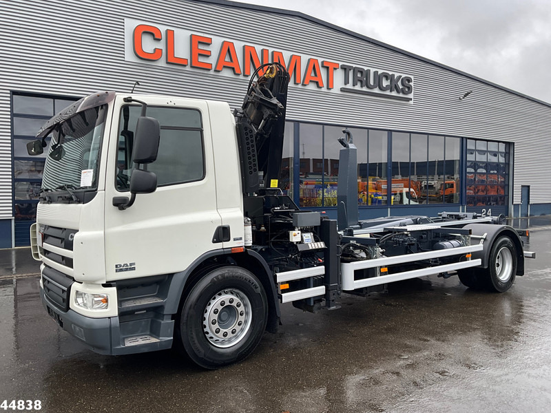DAF FA 75 CF 250 MKG 14 Tonmeter laadkraan - Horgos rakodó teherautó, Darus autó: 2 kép. DAF FA 75 CF 250 MKG 14 Tonmeter laadkraan - Horgos rakodó teherautó, Darus autó: 2 kép.