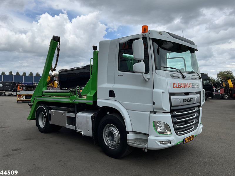 DAF FA CF 450 VDL 14 Ton portaalarmsysteem - Konténerszállító: 2 kép. DAF FA CF 450 VDL 14 Ton portaalarmsysteem - Konténerszállító: 2 kép.