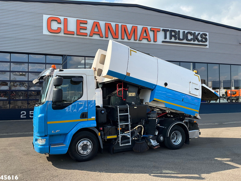 DAF FA LF 180 Euro 6 Johnston VS502 Just 138.807 km! - Utcaseprő gép: 2 kép. DAF FA LF 180 Euro 6 Johnston VS502 Just 138.807 km! - Utcaseprő gép: 2 kép.