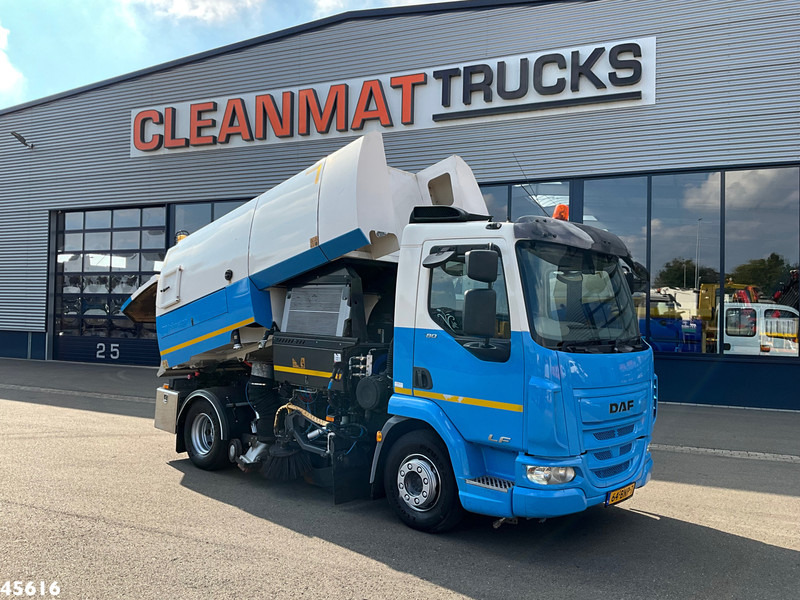 DAF FA LF 180 Euro 6 Johnston VS502 Just 138.807 km! - Utcaseprő gép: 1 kép. DAF FA LF 180 Euro 6 Johnston VS502 Just 138.807 km! - Utcaseprő gép: 1 kép.