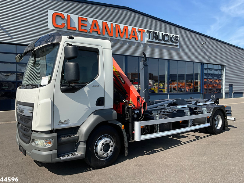 DAF FA LF 250 Euro 6 Palfinger 6,5 Tonmeter laadkraan - Horgos rakodó teherautó, Darus autó: 2 kép. DAF FA LF 250 Euro 6 Palfinger 6,5 Tonmeter laadkraan - Horgos rakodó teherautó, Darus autó: 2 kép.