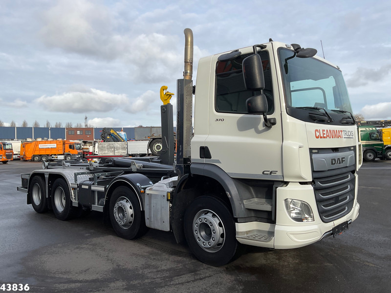 DAF FAC CF 370 8x2 NIEUWE Hyvalift 26 Ton haakarmsysteem!! Just 177.485 km! - Horgos rakodó teherautó: 3 kép. DAF FAC CF 370 8x2 NIEUWE Hyvalift 26 Ton haakarmsysteem!! Just 177.485 km! - Horgos rakodó teherautó: 3 kép.